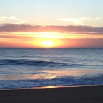 photo sunrise at beach