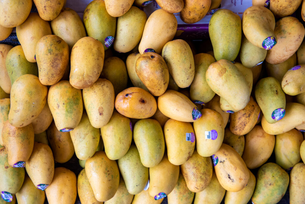 photo of mangoes