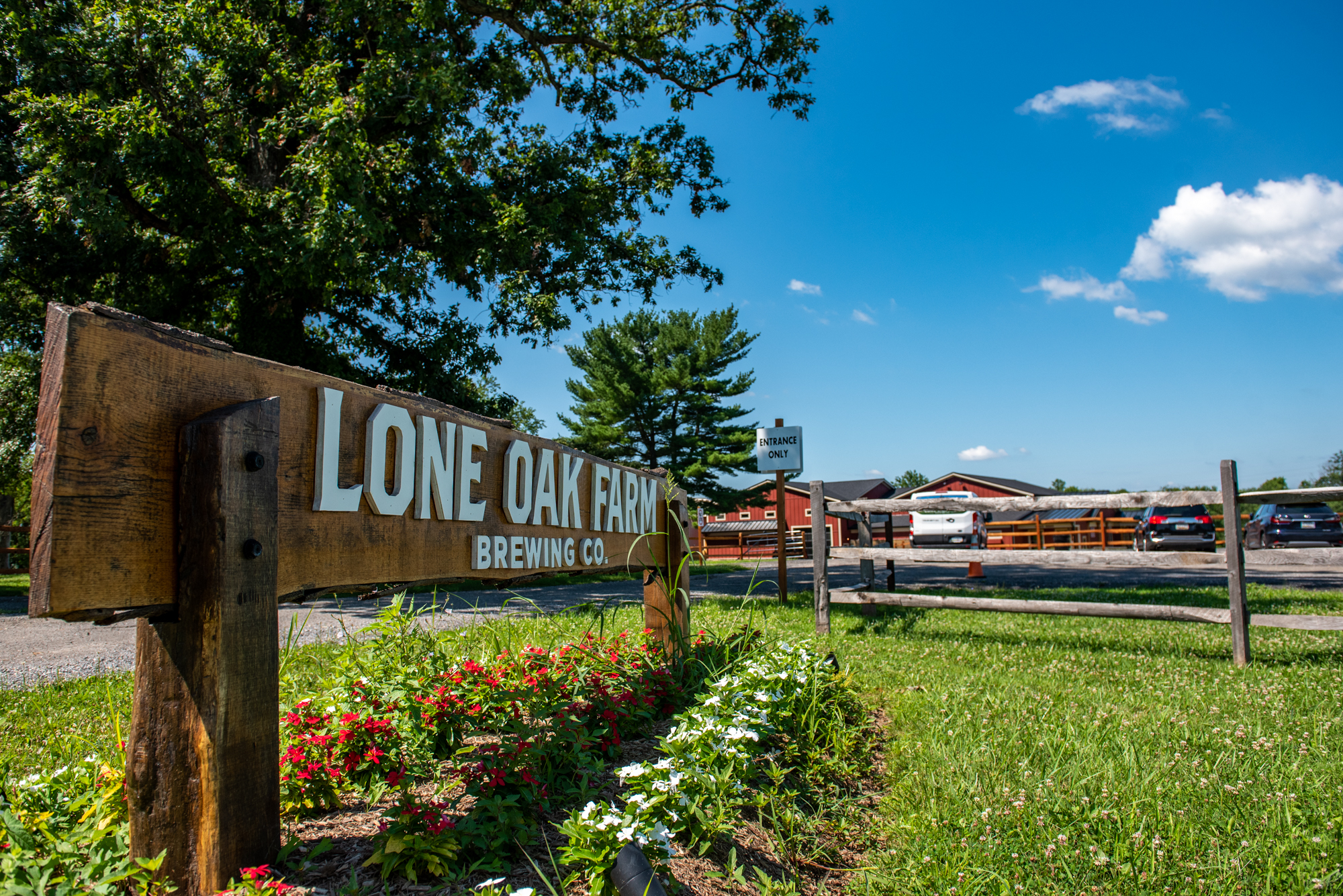 Lone Oak Farm Brewing Sign