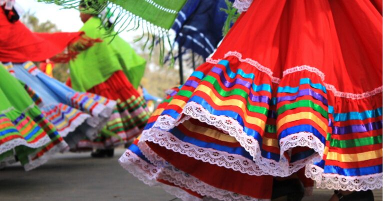 photo of traditional Mexican folk dancing