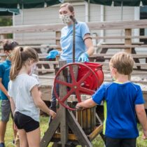 photo of apple cider pressing event at Montgomery Parks sept 25 2021