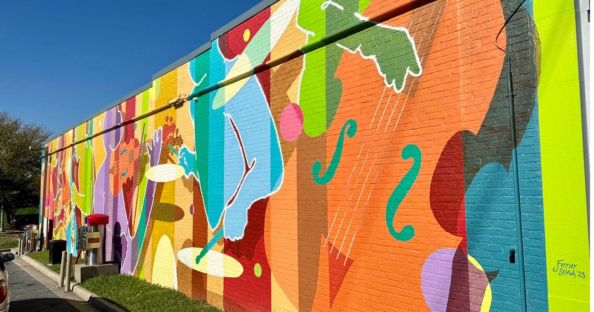 Hillandale Center Debuts Its New Mural, Exterior Improvements