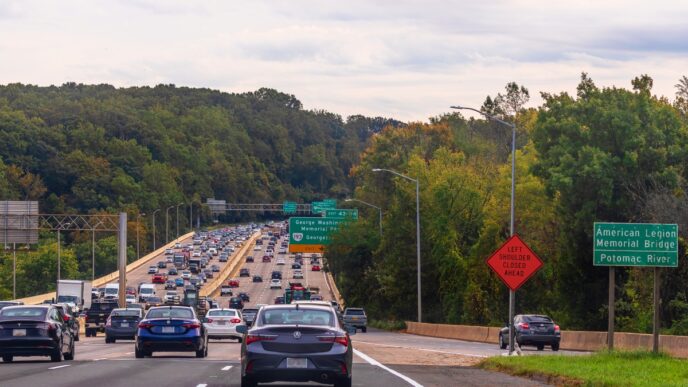 photo of traffic on and approaching American legion bridge
